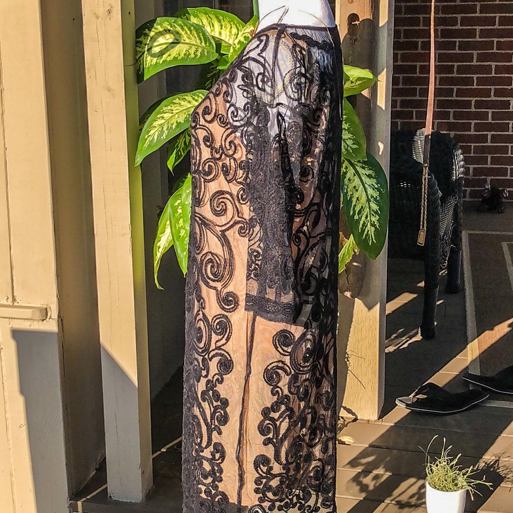 Lace Dress - Picture 3 of 8